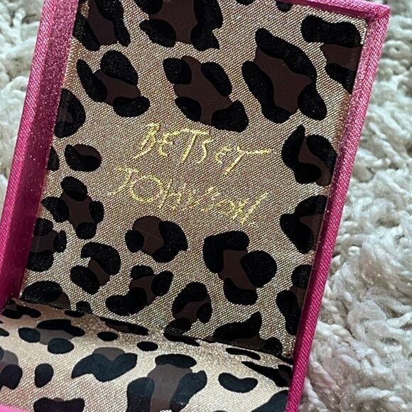 Betsey Johnson Large Square Faced Gold Tone Women’s Quartz Watch Cheetah Print B - Picture 10 of 13